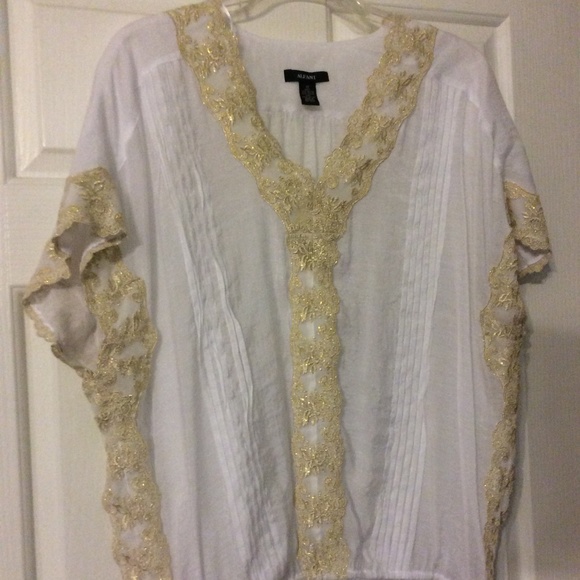 White sheer Boho  top with gold metallic lace NWOT - Picture 1 of 6